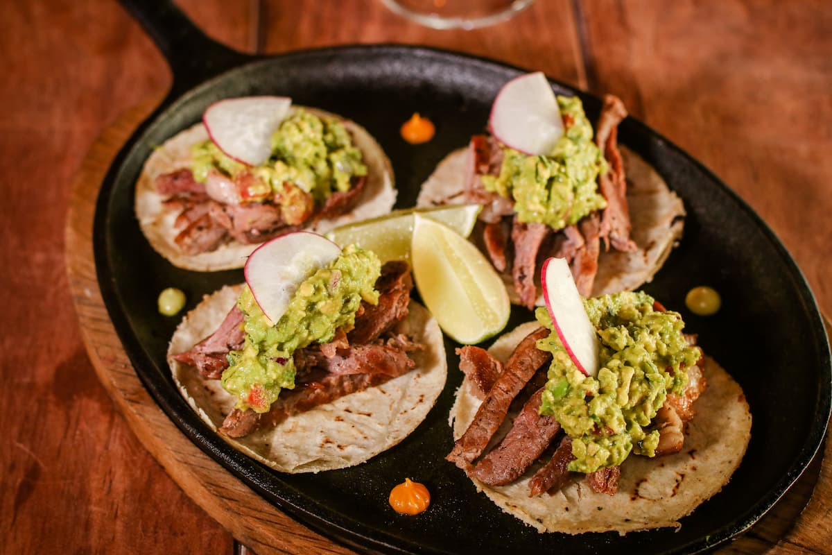 Ven a comer en Laguna Azul